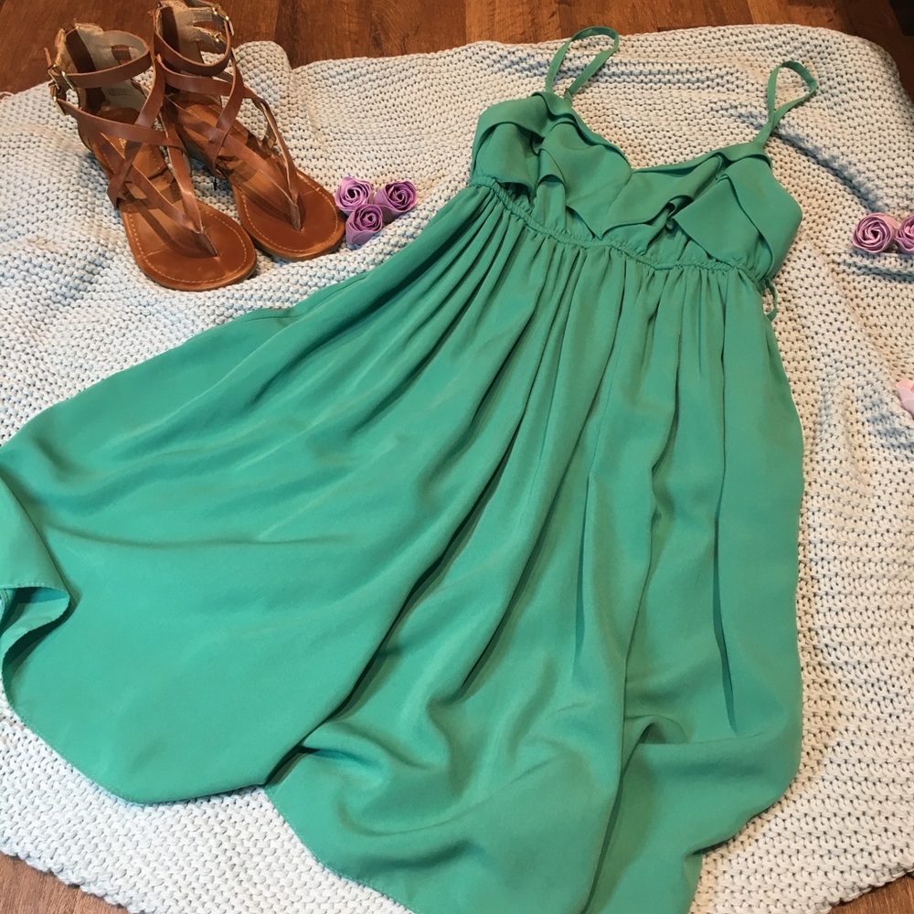 Summer cute ruffle top dress.